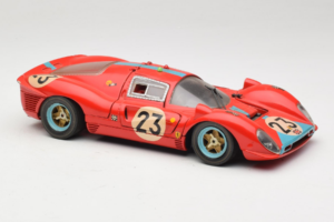 Ferrari 412P #23 W. Mairesse / J. Beurlys Le Mans 1967 Czerwony Revell 1:18 48826 Metal — zdjęcie 6 z 8