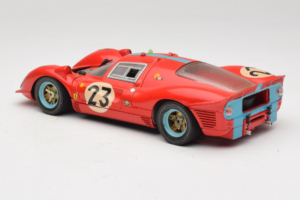 Ferrari 412P #23 W. Mairesse / J. Beurlys Le Mans 1967 Czerwony Revell 1:18 48826 Metal — zdjęcie 7 z 8