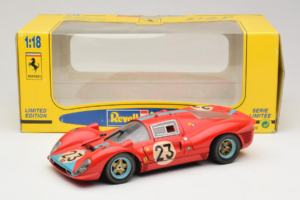 Ferrari 412P #23 W. Mairesse / J. Beurlys Le Mans 1967 Czerwony Revell 1:18 48826 Metal — zdjęcie 8 z 8
