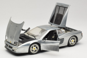 Ferrari 512M Chrome Silver Hot Wheels 1:18 25739 Metal — zdjęcie 2 z 8