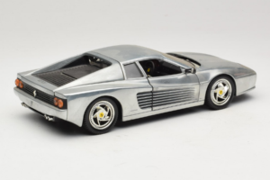 Ferrari 512M Chrome Silver Hot Wheels 1:18 25739 Metal — zdjęcie 3 z 8