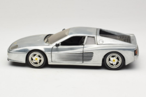 Ferrari 512M Chrome Silver Hot Wheels 1:18 25739 Metal — zdjęcie 4 z 8