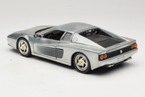 Ferrari 512M Chrome Silver Hot Wheels 1:18 25739 Metal — zdjęcie 7 z 8