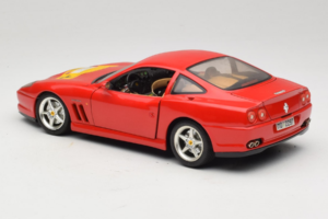 Ferrari 550 Maranello 22 Jahre Ferrari Model Club Czerwony Bburago 1:18 3064-P2 Metal — zdjęcie 7 z 8