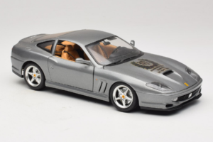 Ferrari 550 Maranello 25 Jahre Ferrari Model Club Srebrny 2. Wersja Bburago 1:18 3064-S1 Metal — zdjęcie 6 z 8
