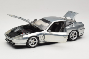 Ferrari 550 Maranello Chrome Silver Hot Wheels 1:18 25740 Metal — zdjęcie 2 z 8
