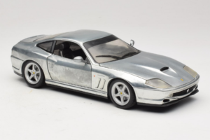 Ferrari 550 Maranello Chrome Silver Hot Wheels 1:18 25740 Metal — zdjęcie 6 z 8