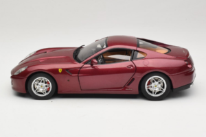 Ferrari 599 GTB Fiorano Ciemnoczerwony Hot Wheels 1:18 M1200 Metal — zdjęcie 4 z 8