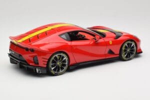 Ferrari 812 Competizione Rosso Corsa Z Żółtymi Paskami Bburago 1:18 18-16915 Metal — zdjęcie 3 z 8
