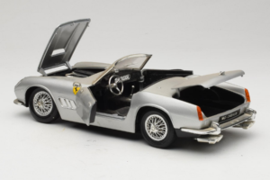 Ferrari California Kabriolet Srebrny Tonka 1:18 01109-S1 Metal — zdjęcie 5 z 8