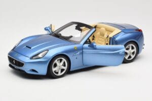 Ferrari California Jasnoniebieski Hot Wheels 1:18 N2043 Metal — zdjęcie 2 z 8