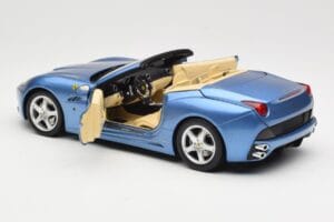 Ferrari California Jasnoniebieski Hot Wheels 1:18 N2043 Metal — zdjęcie 5 z 8
