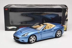Ferrari California Jasnoniebieski Hot Wheels 1:18 N2043 Metal — zdjęcie 8 z 8