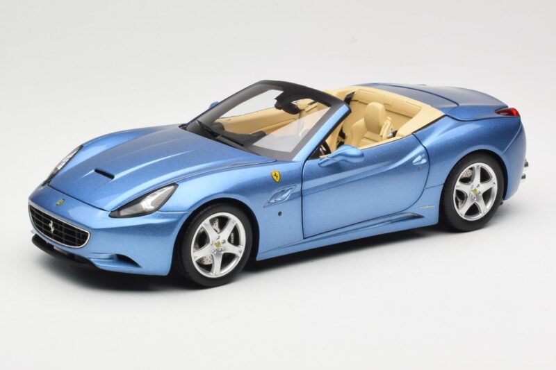 Ferrari California Jasnoniebieski Hot Wheels 1:18 N2043 Metal