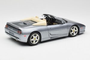 Ferrari F355 Spider Srebrny Hot Wheels 1:18 23907-M1 Metal — zdjęcie 3 z 8