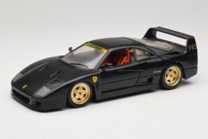 Ferrari F40 Czarny ze Złotymi Kołami Bburago 1:18 3032-B2 Metal