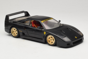 Ferrari F40 Czarny ze Złotymi Kołami Bburago 1:18 3032-B2 Metal — zdjęcie 6 z 8