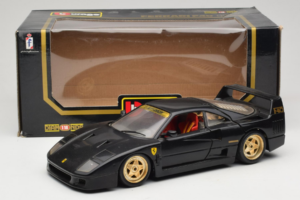 Ferrari F40 Czarny ze Złotymi Kołami Bburago 1:18 3032-B2 Metal — zdjęcie 8 z 8