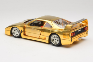 Ferrari F40 Chrome Gold Limited Edition 250 pcs Bburago 1:18 3332-G1 Metal — zdjęcie 7 z 8
