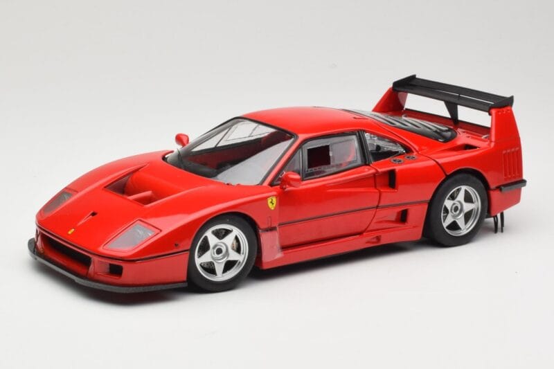 Ferrari F40 Competizione Test Version Czerwony Hot Wheels 1:18 P9922 Metal