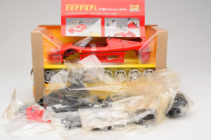 Ferrari F40 Czerwony Model Kit Maisto 1:18 39822 Metal — zdjęcie 2 z 2