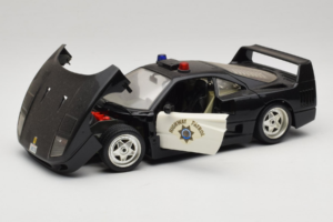 Ferrari F40 Highway Patrol Czarny Biały Bburago 1:18 3022-H1 Metal — zdjęcie 2 z 8