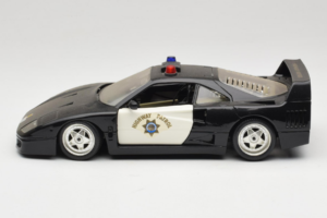 Ferrari F40 Highway Patrol Czarny Biały Bburago 1:18 3022-H1 Metal — zdjęcie 4 z 8