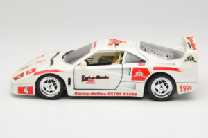 Ferrari F40 Kart-o-Mania Biały Bburago 1:18 3332-W3 Metal — zdjęcie 4 z 8