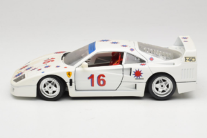 Ferrari F40 #16 Borsenmodells Biały Limited Edition 333 pcs 1987 Bburago 1:18 3332-W1 Metal — zdjęcie 4 z 8