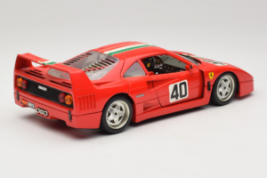 Ferrari F40 #40 Czerwony z Flagą Włoską Bburago 1:18 3032-P1 Metal — zdjęcie 3 z 8