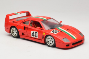Ferrari F40 #40 Czerwony z Flagą Włoską Bburago 1:18 3032-P1 Metal — zdjęcie 6 z 8