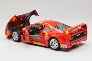 Ferrari F40 LM #86 Ch. Pozzi IMSA 24 Hours of Le Mans 1985 Czerwony Bburago 1:18 3332-P6 Metal — zdjęcie 5 z 8