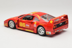 Ferrari F40 LM #86 Ch. Pozzi IMSA 24 Hours of Le Mans 1985 Czerwony Bburago 1:18 3332-P6 Metal — zdjęcie 7 z 8