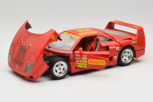 Ferrari F40 Pirelli BBS Czerwony Bburago 1:18 3032-P4 Metal — zdjęcie 2 z 8
