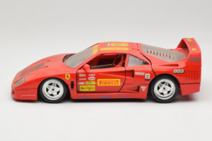 Ferrari F40 Pirelli BBS Czerwony Bburago 1:18 3032-P4 Metal — zdjęcie 4 z 8