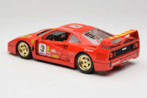Ferrari F40 #3 Pirelli Czerwony 1987 Bburago 1:18 3332-P4 Metal — zdjęcie 7 z 8