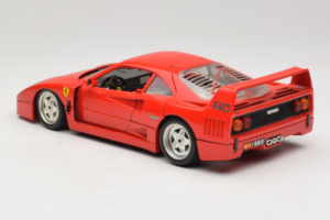 Ferrari F40 Czerwony Diamond Edition Bburago 1:18 3022-P1 Metal — zdjęcie 7 z 8