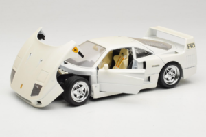 Ferrari F40 Biały Bburago 1:18 3332-W4 Metal — zdjęcie 2 z 8