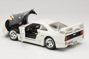 Ferrari F40 Biały Bburago 1:18 3332-W4 Metal — zdjęcie 5 z 8