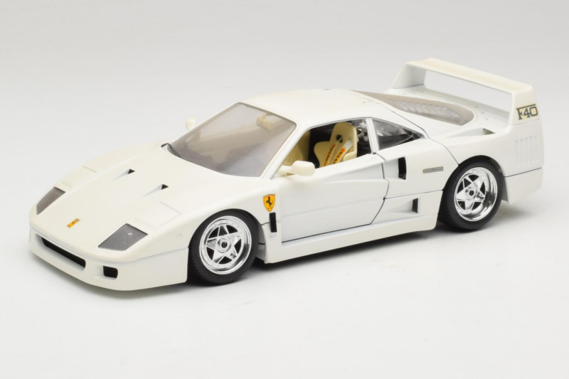Ferrari F40 Biały Bburago 1:18 3332-W4 Metal