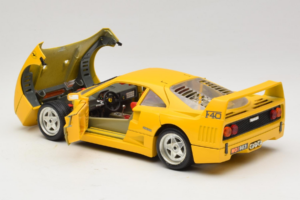 Ferrari F40 Żółty Bburago 1:18 3032-Y1 Metal — zdjęcie 5 z 8