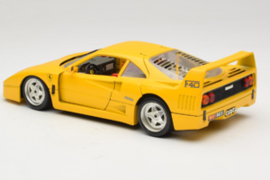 Ferrari F40 Żółty Bburago 1:18 3032-Y1 Metal — zdjęcie 7 z 8
