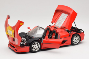 Ferrari F50 Cabrio 50 Jahre Ferrari 24 Jahre Bburago FMC Czerwony Bburago 1:18 3352-P1 Metal — zdjęcie 2 z 8