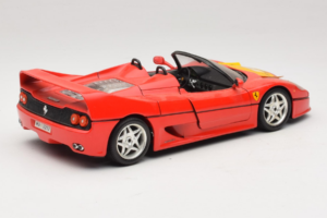 Ferrari F50 Cabrio 50 Jahre Ferrari 24 Jahre Bburago FMC Czerwony Bburago 1:18 3352-P1 Metal — zdjęcie 3 z 8