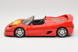 Ferrari F50 Cabrio 50 Jahre Ferrari 24 Jahre Bburago FMC Czerwony Bburago 1:18 3352-P1 Metal — zdjęcie 4 z 8