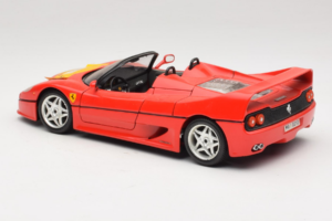 Ferrari F50 Cabrio 50 Jahre Ferrari 24 Jahre Bburago FMC Czerwony Bburago 1:18 3352-P1 Metal — zdjęcie 7 z 8
