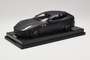 Ferrari FF Matte Black MR Collection 1:18 FERR04CAL Żywica — zdjęcie 2 z 7