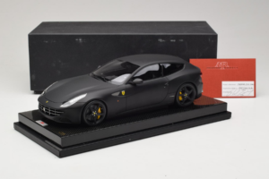 Ferrari FF Matte Black MR Collection 1:18 FERR04CAL Żywica — zdjęcie 7 z 7