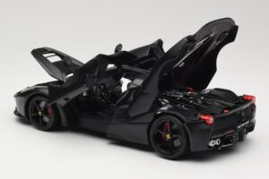 Ferrari LaFerrari F150 Matte Black Bburago 1:18 18-16901BK Metal — zdjęcie 5 z 8