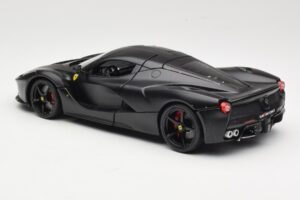 Ferrari LaFerrari F150 Matte Black Bburago 1:18 18-16901BK Metal — zdjęcie 7 z 8